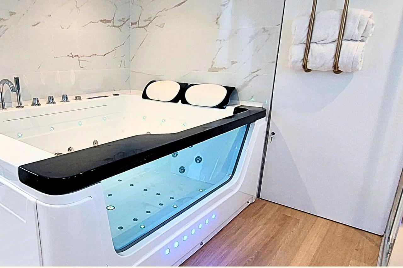 Artgold * Logement Haut De Gamme Spa Roanne Eksteriør billede